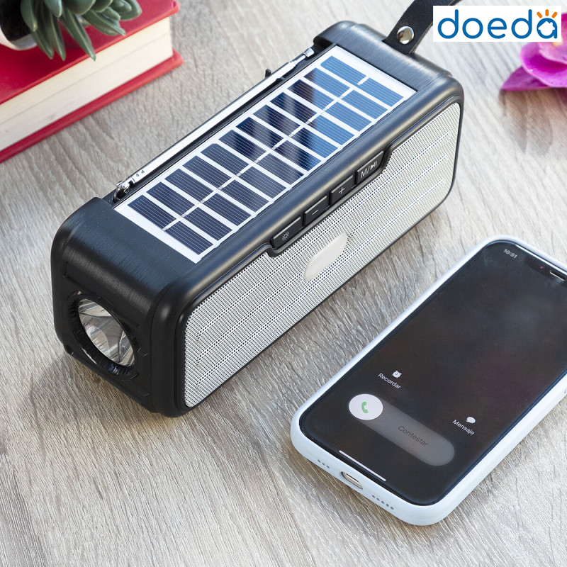 Altoparlante wireless con ricarica a luce solare e torcia a LED “ Sound of Sun”